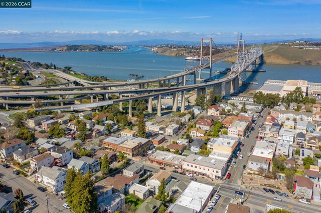 26 Cooke St, Crockett, CA 94525