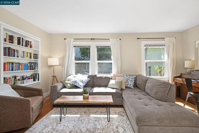 26 Cooke St, Crockett, CA 94525