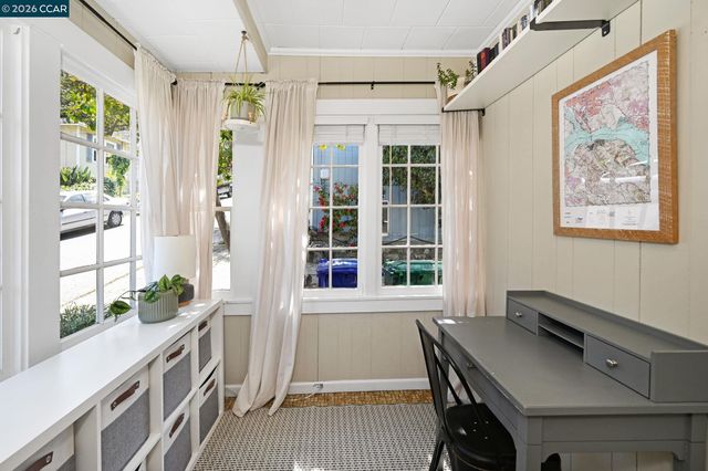 26 Cooke St, Crockett, CA 94525