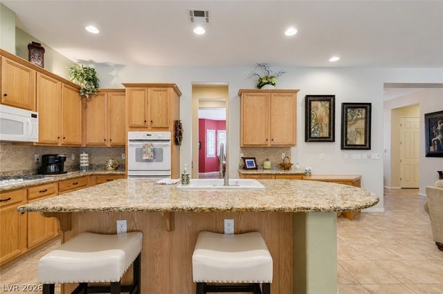 8125 Soledad Canyon Street, Las Vegas, NV 89131