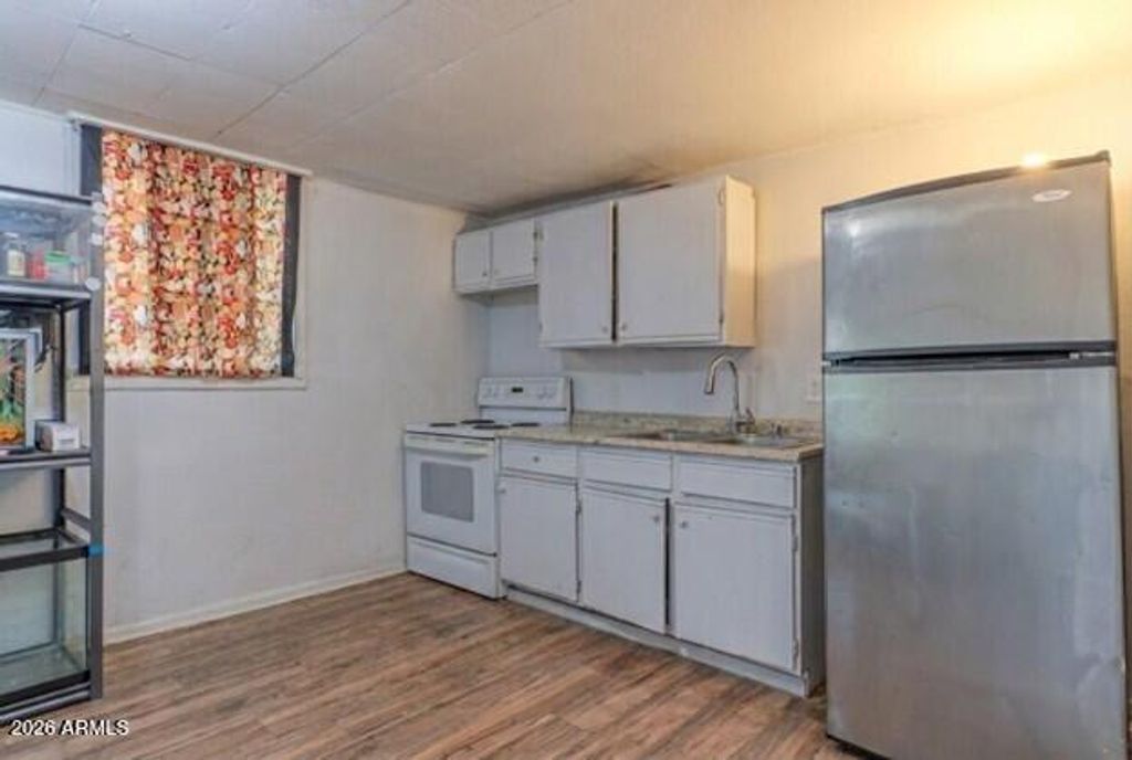 2242 E TAYLOR Street, Phoenix, AZ 85006 — photo 2