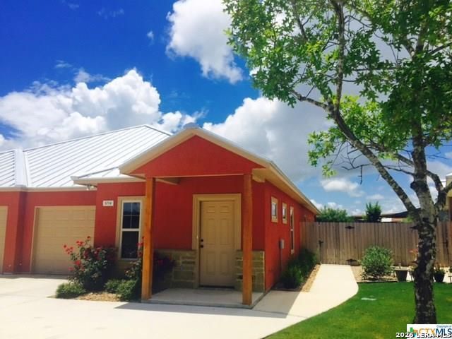 1014 TRIPP LN, New Braunfels, TX 78130