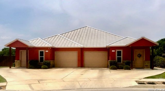 1014 TRIPP LN, New Braunfels, TX 78130