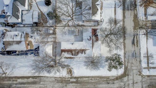 7418 Wilson Terrace, Morton Grove, IL 60053