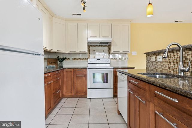 14303 CORNERSTONE DR, Yardley, PA 19067