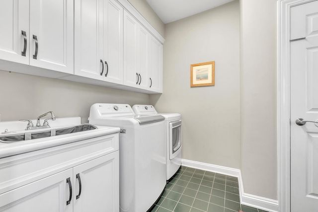 8328 W Wisconsin AVENUE, Wauwatosa, WI 53213