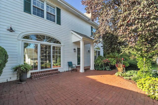 8328 W Wisconsin AVENUE, Wauwatosa, WI 53213