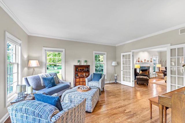 8328 W Wisconsin AVENUE, Wauwatosa, WI 53213