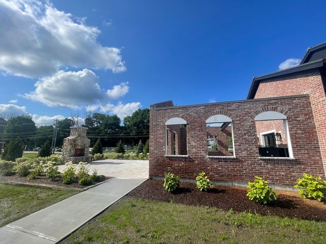 24 Coach Road, Easton, MA 02375