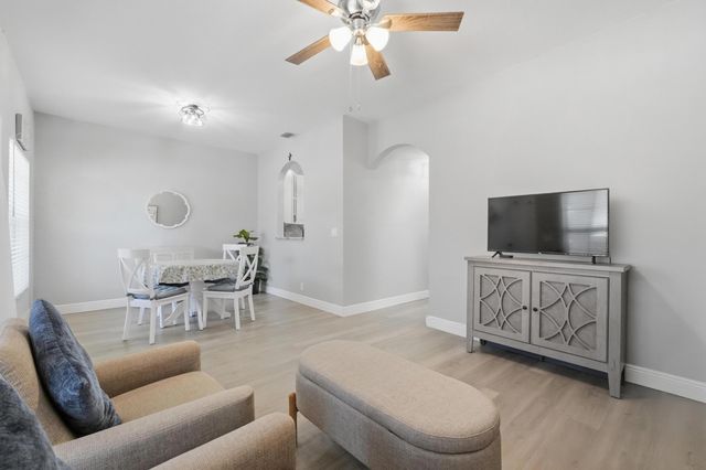 10581 NW 56th Place, Coral Springs, FL 33076