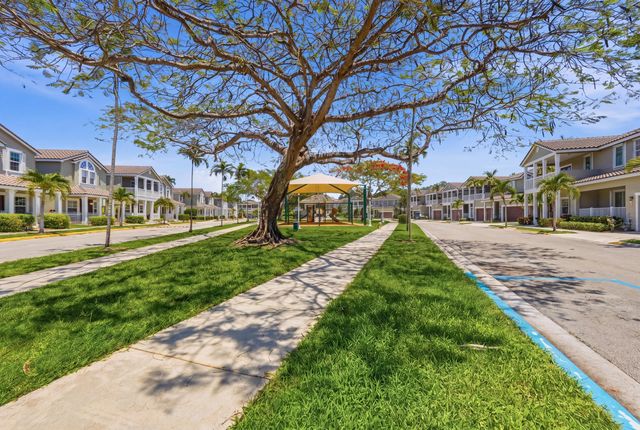 10581 NW 56th Place, Coral Springs, FL 33076