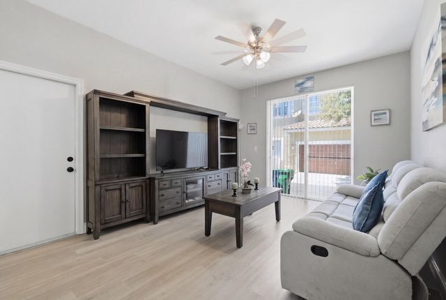 10581 NW 56th Place, Coral Springs, FL 33076