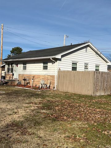 1800 S Boeke Road, Evansville, IN 47714