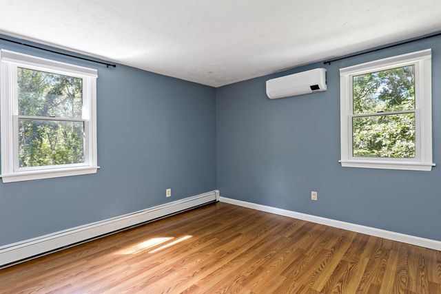 11 Warwick Way, Mashpee, MA 02649