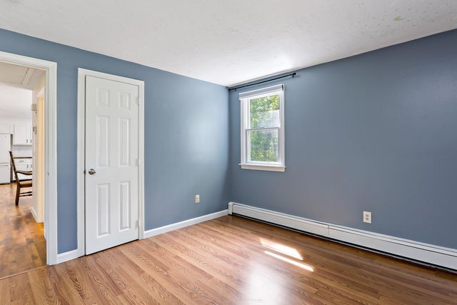 11 Warwick Way, Mashpee, MA 02649