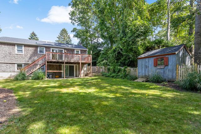 11 Warwick Way, Mashpee, MA 02649