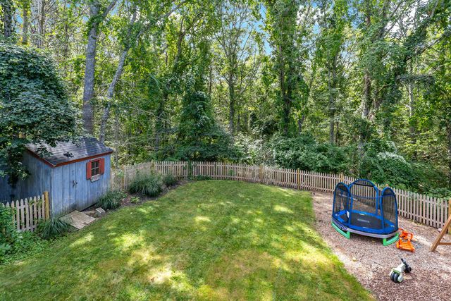 11 Warwick Way, Mashpee, MA 02649