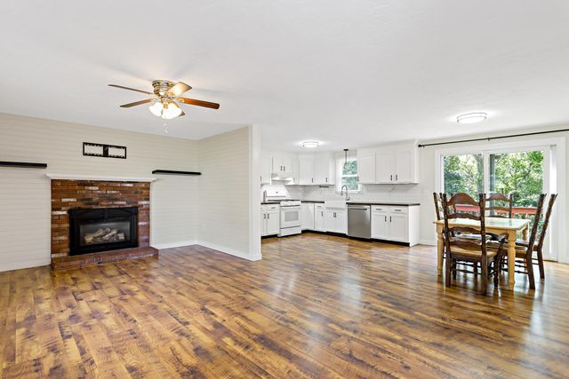 11 Warwick Way, Mashpee, MA 02649