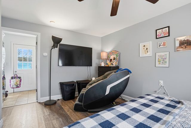 46 Brookfield Cir, Framingham, MA 01701