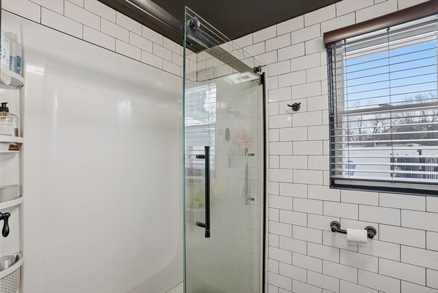 46 Brookfield Cir, Framingham, MA 01701