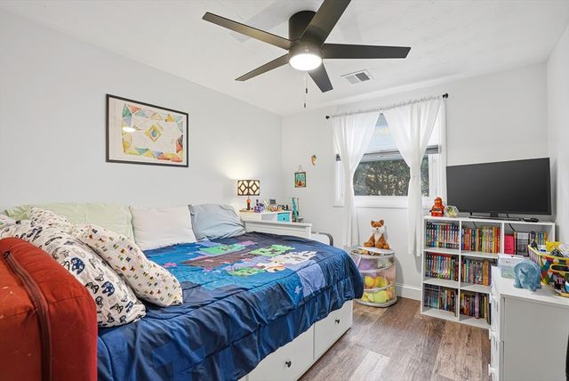 46 Brookfield Cir, Framingham, MA 01701