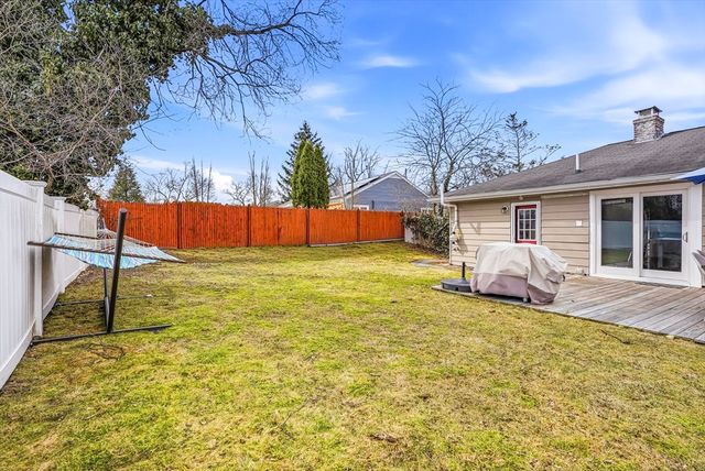 46 Brookfield Cir, Framingham, MA 01701