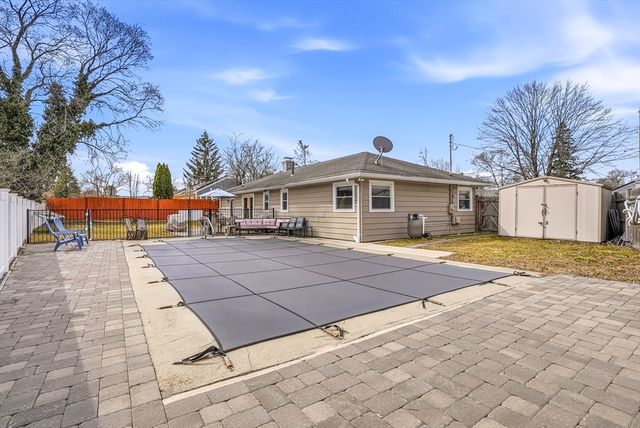 46 Brookfield Cir, Framingham, MA 01701