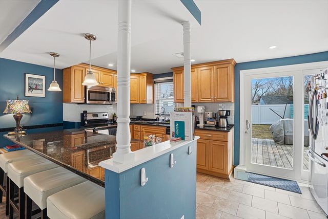 46 Brookfield Cir, Framingham, MA 01701