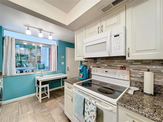 1012 PEARCE DRIVE 211, Clearwater, FL 33764