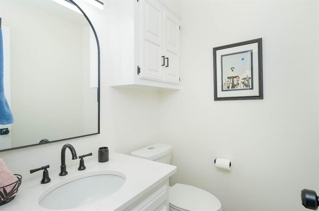 809 Sandhurst Drive, Edmond, OK 73034
