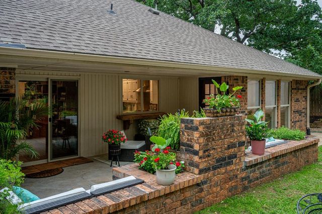 809 Sandhurst Drive, Edmond, OK 73034