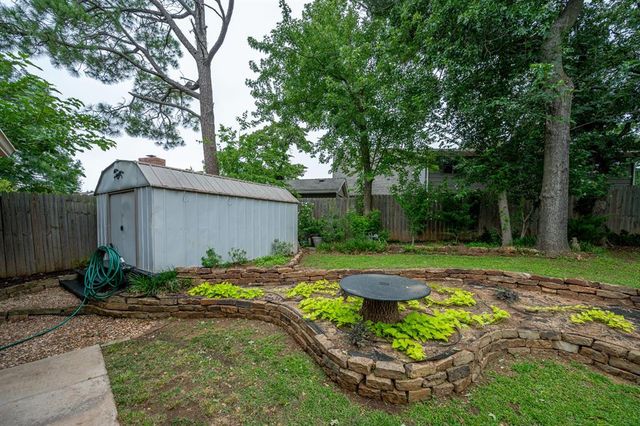 809 Sandhurst Drive, Edmond, OK 73034