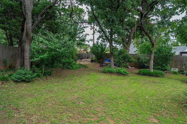 809 Sandhurst Drive, Edmond, OK 73034