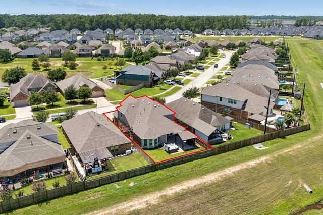 24622 Emerald Pool Falls Drive, Tomball, TX 77375