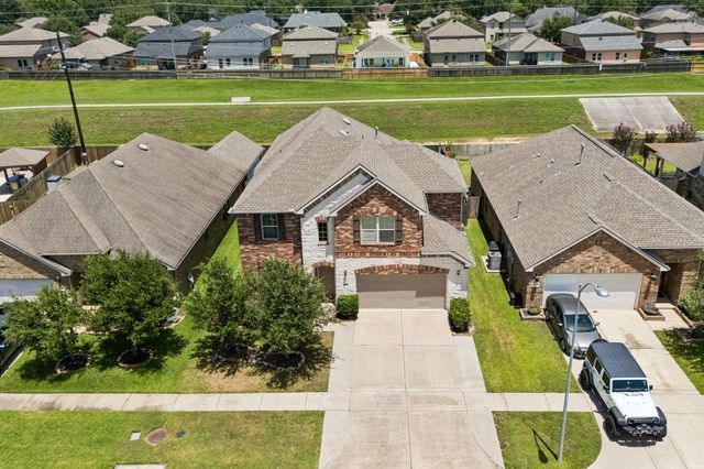 24622 Emerald Pool Falls Drive, Tomball, TX 77375