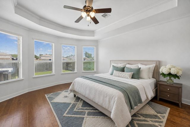 24622 Emerald Pool Falls Drive, Tomball, TX 77375