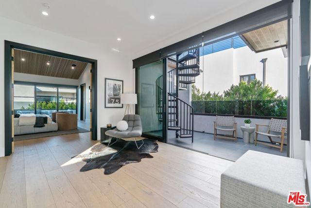 833 N Spaulding Avenue, Los Angeles, CA 90046