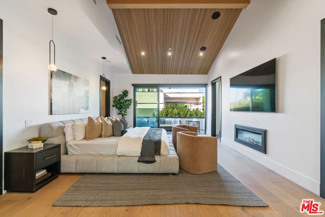 833 N Spaulding Avenue, Los Angeles, CA 90046