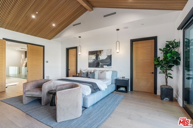 833 N Spaulding Avenue, Los Angeles, CA 90046