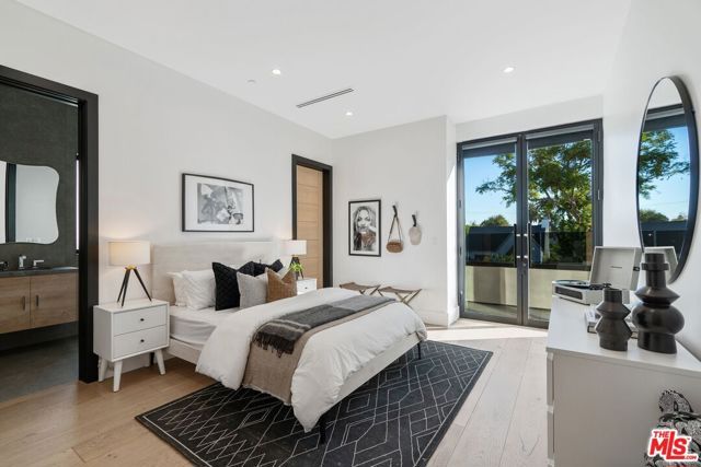 833 N Spaulding Avenue, Los Angeles, CA 90046