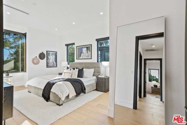 833 N Spaulding Avenue, Los Angeles, CA 90046