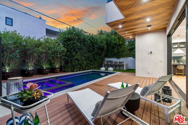 833 N Spaulding Avenue, Los Angeles, CA 90046