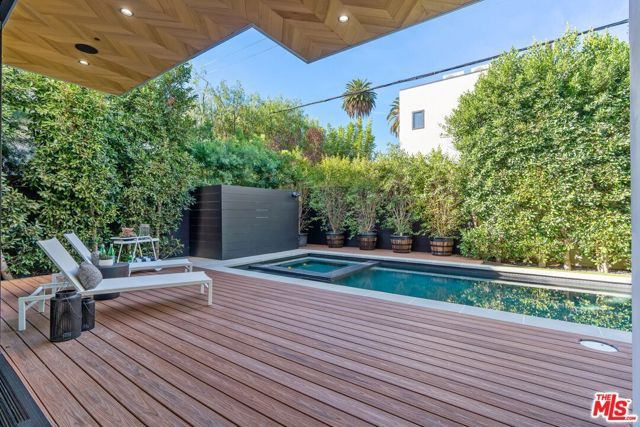 833 N Spaulding Avenue, Los Angeles, CA 90046