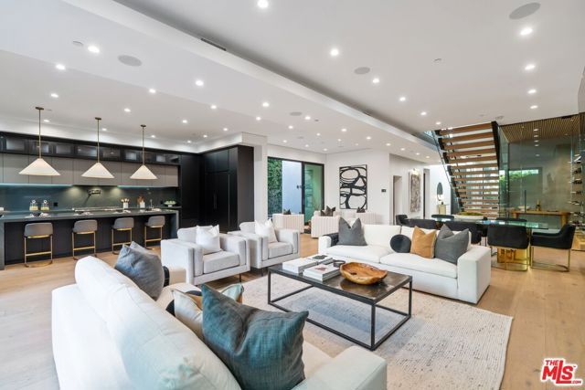 833 N Spaulding Avenue, Los Angeles, CA 90046