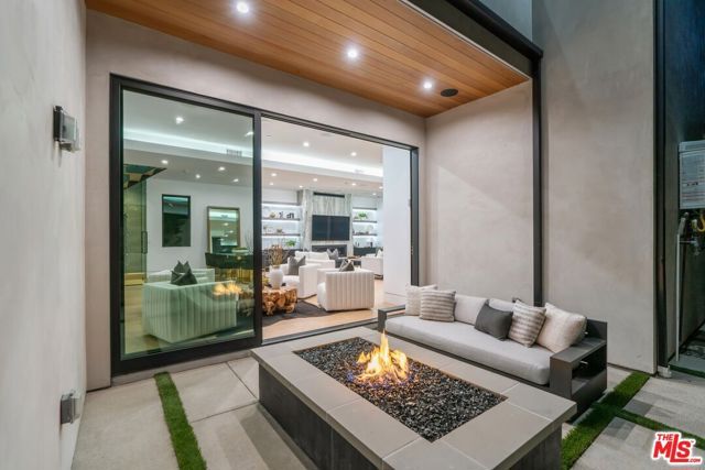833 N Spaulding Avenue, Los Angeles, CA 90046