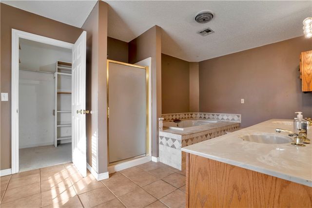 107 Ozark Street, Prairie Grove, AR 72753