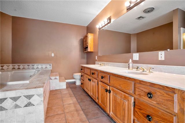 107 Ozark Street, Prairie Grove, AR 72753