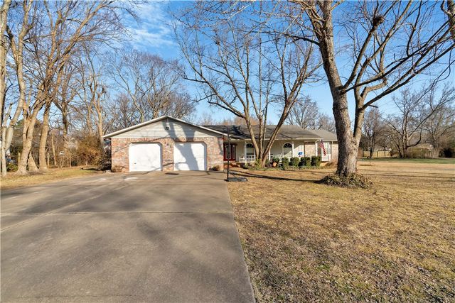 107 Ozark Street, Prairie Grove, AR 72753