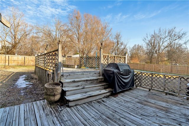 107 Ozark Street, Prairie Grove, AR 72753