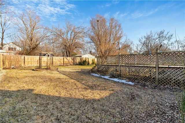 107 Ozark Street, Prairie Grove, AR 72753